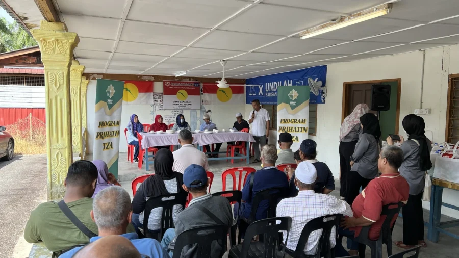 In this event, we supported 70 recipients from four villages (Tanjung Buah Buahan/Kg. Pauh, Batu 6/7, Batu 7½ & Batu 8), who were affected during the flood period in December 2022. Our commitment to Human Capital drove this initiative, ensuring that the community received the assistance they needed to rebuild and thrive. This event was held at Balai Raya Kampung Asahan. 
