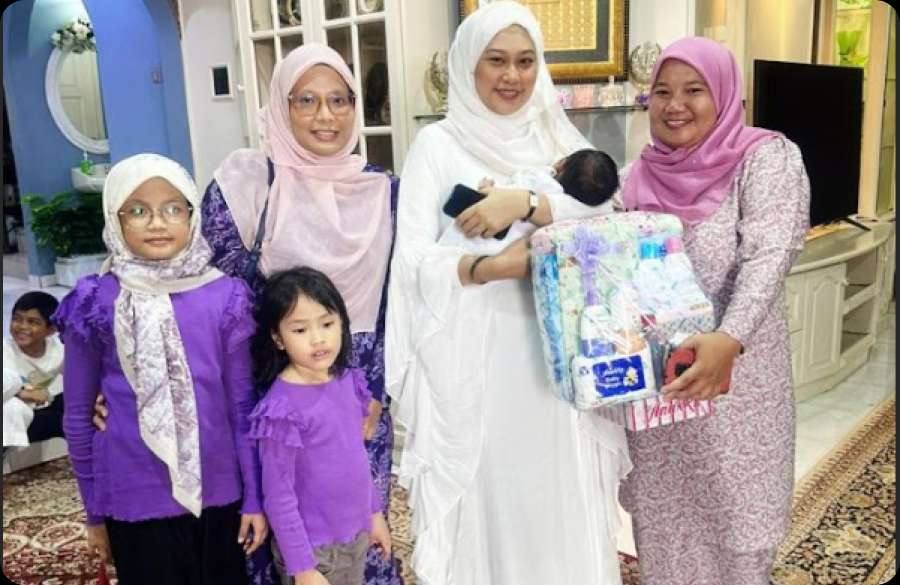 Kelab Wanita Bestari embarked on a heartfelt journey to support 30 new mothers. This initiative, aligning with our commitment to Human Capital, aimed to provide care and assistance to those who have recently welcomed new life into the world.
