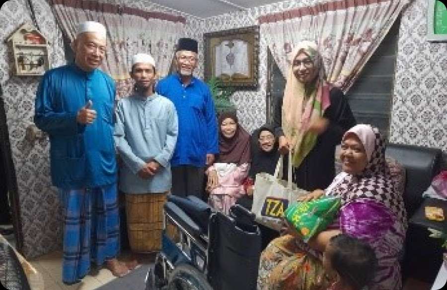 Community Care: We conducted the Compassionate Visit and Donation Program for Asnaf 2023, as part of our Human Capital initiative. With this event, we have supported 200 individuals from lower-income backgrounds, nurturing a more inclusive society.
